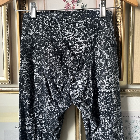 LuluLemon Align HR Leggings 25” Size 6 Blossom Overlay Starlight - Picture 6 of 8